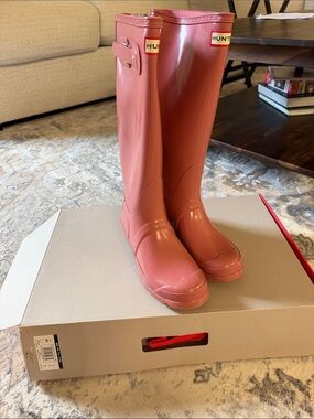 Hunter Women's Tall Rain Boots in Rosewood Pink